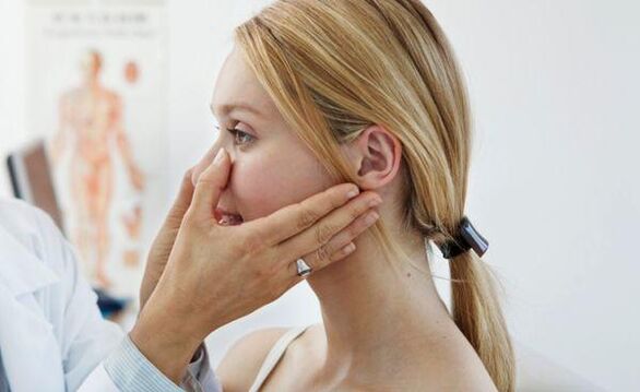 examination by a doctor before rhinoplasty